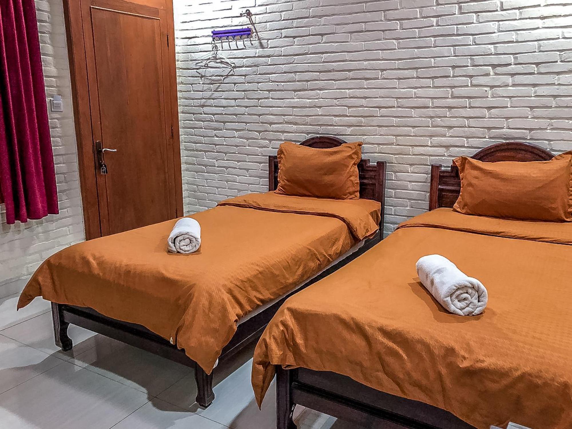 Arys Garden Hotel Yogyakarta Exterior foto