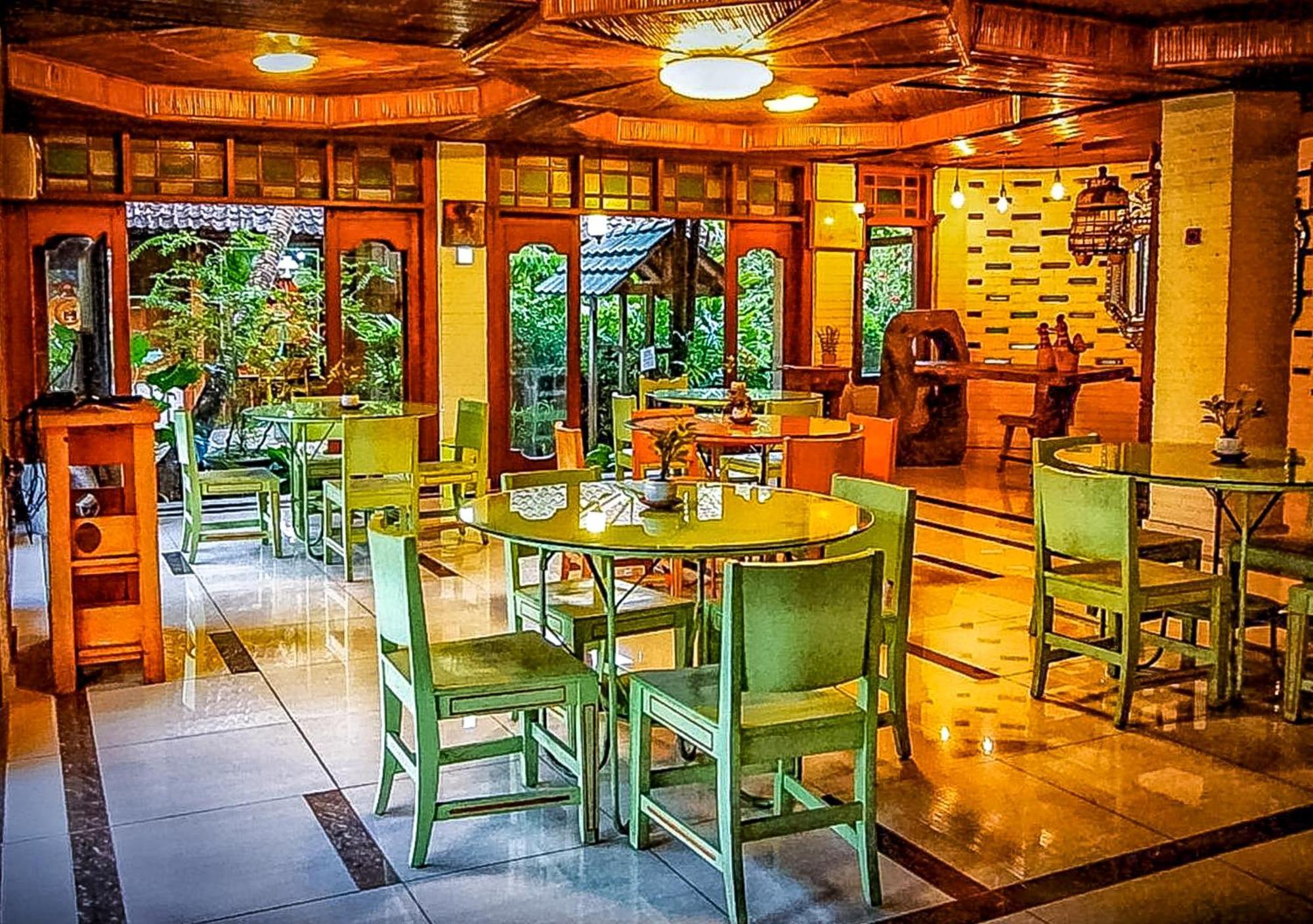 Arys Garden Hotel Yogyakarta Exterior foto
