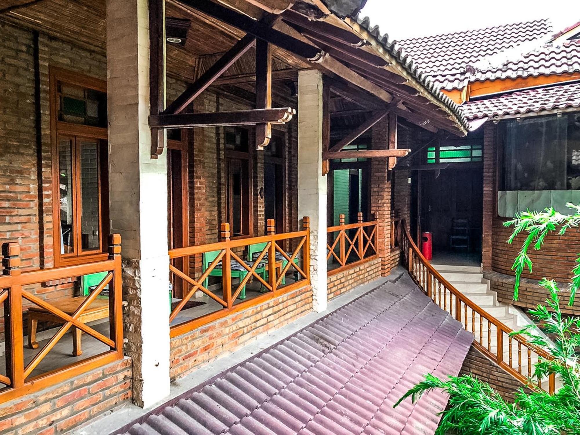Arys Garden Hotel Yogyakarta Exterior foto