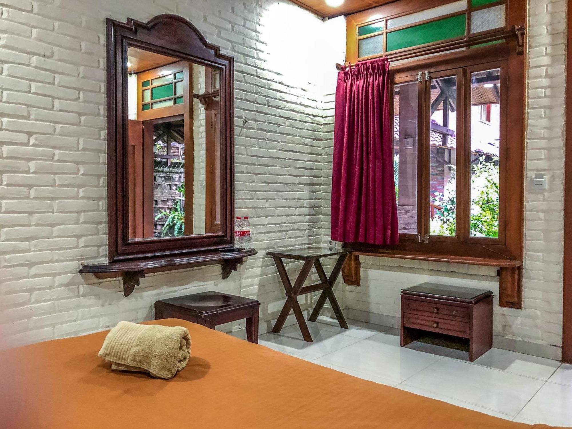 Arys Garden Hotel Yogyakarta Exterior foto