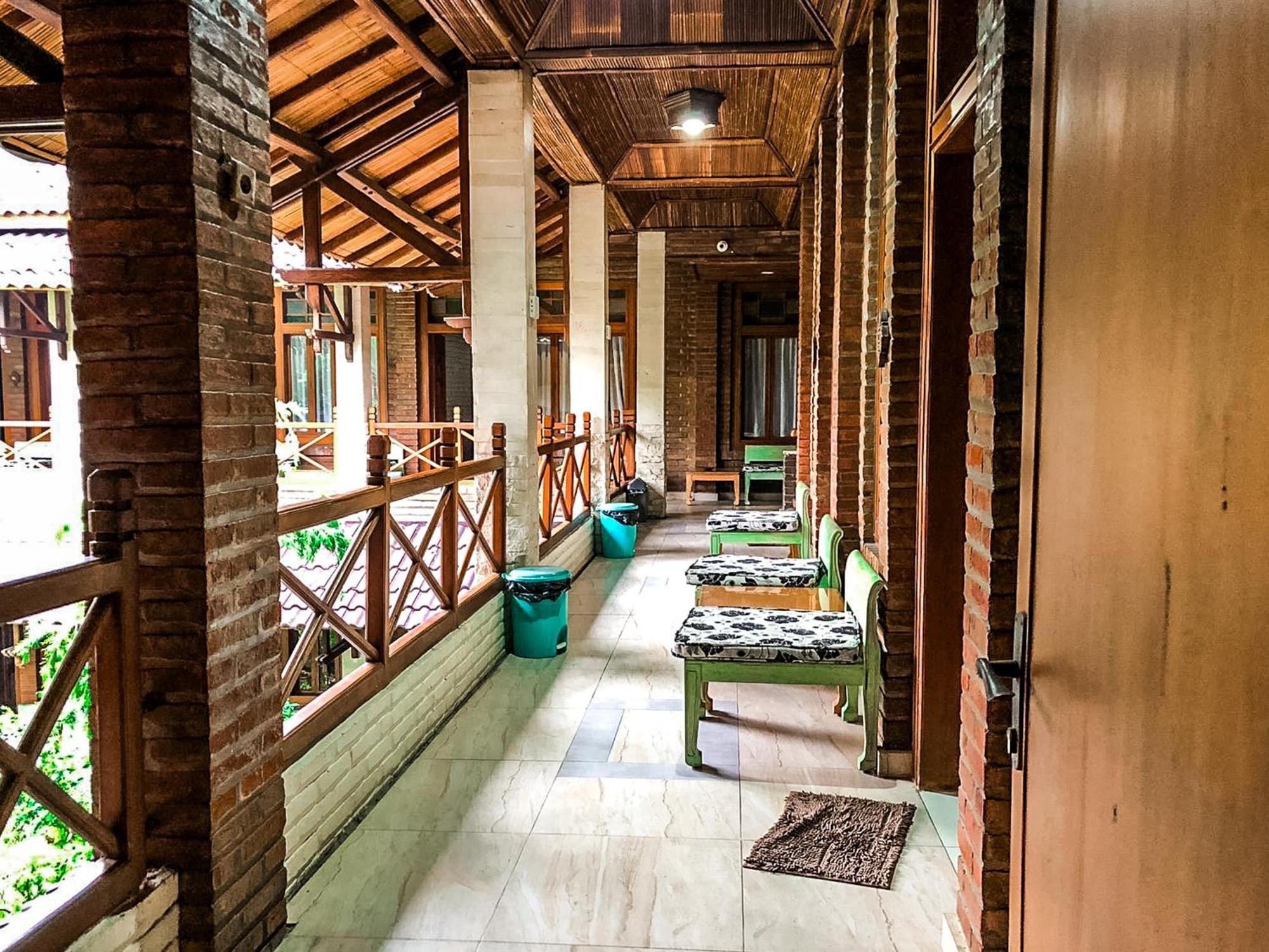 Arys Garden Hotel Yogyakarta Exterior foto