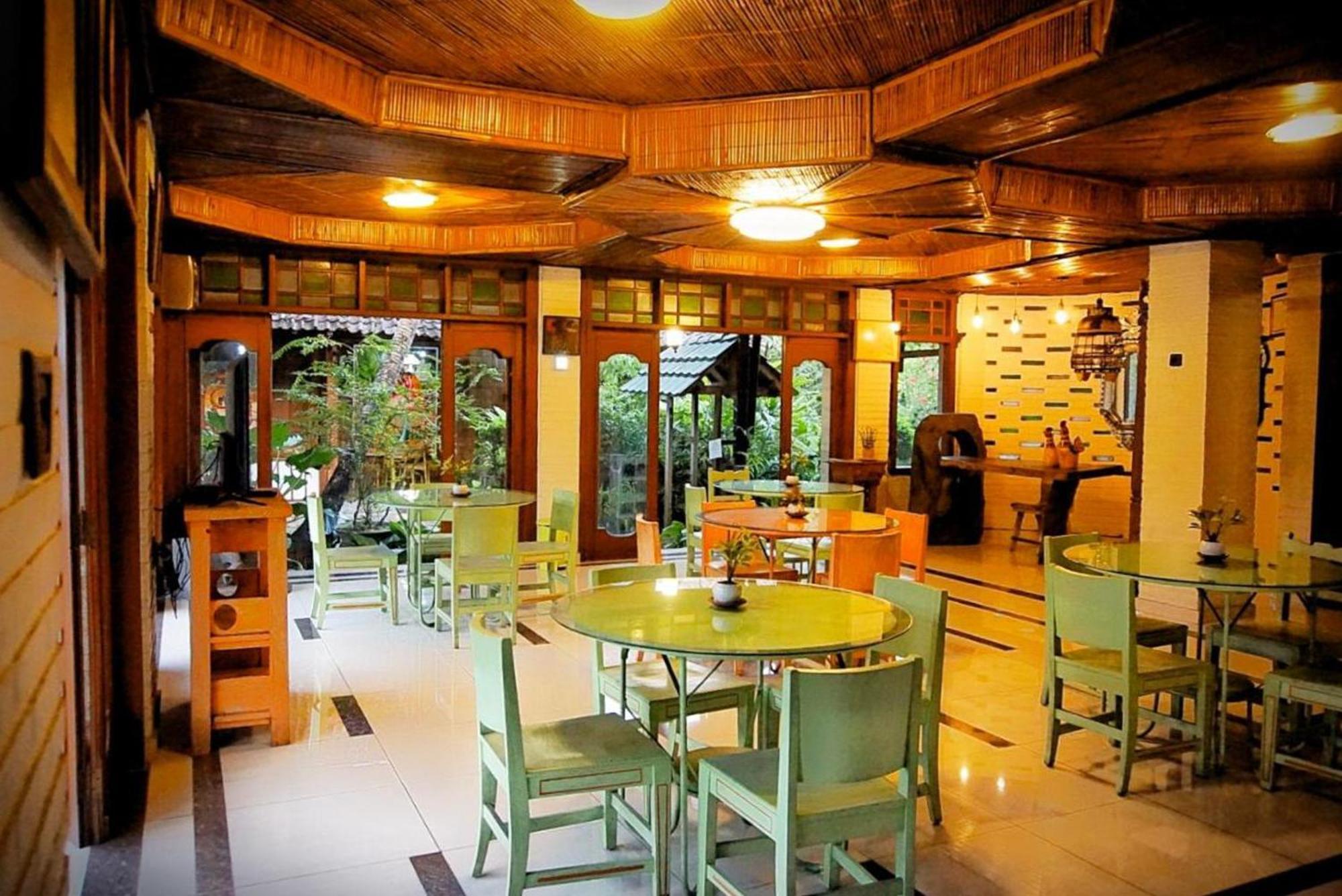 Arys Garden Hotel Yogyakarta Exterior foto
